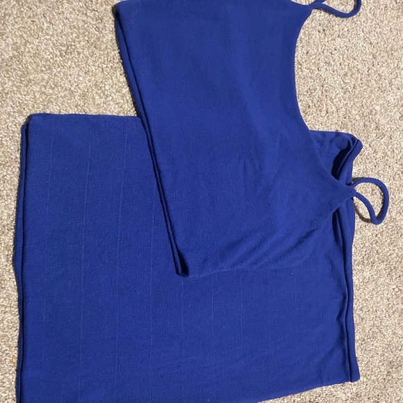 Two piece sets - Picture 2 of 3